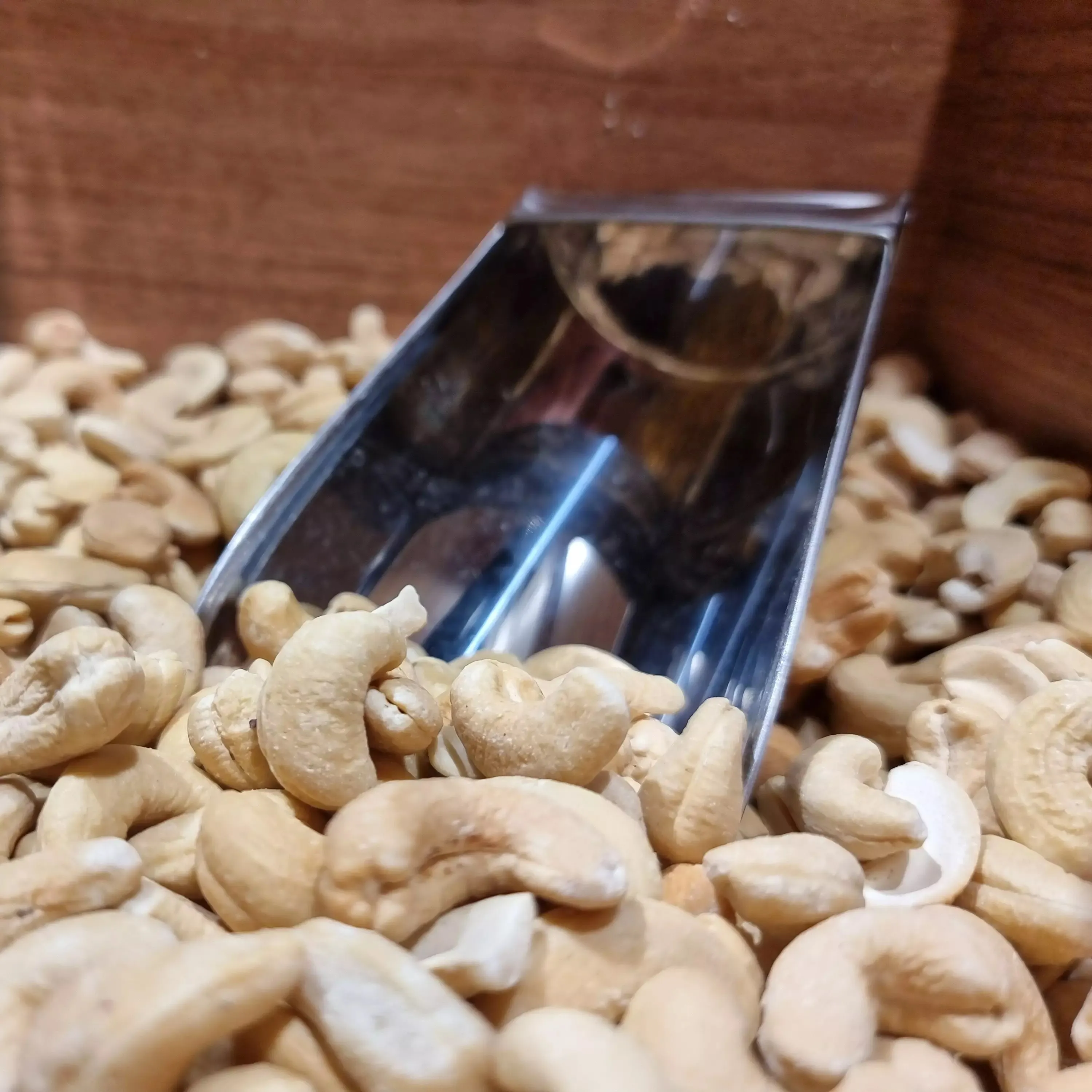 Buy raw cashews bulk Sydney + best price