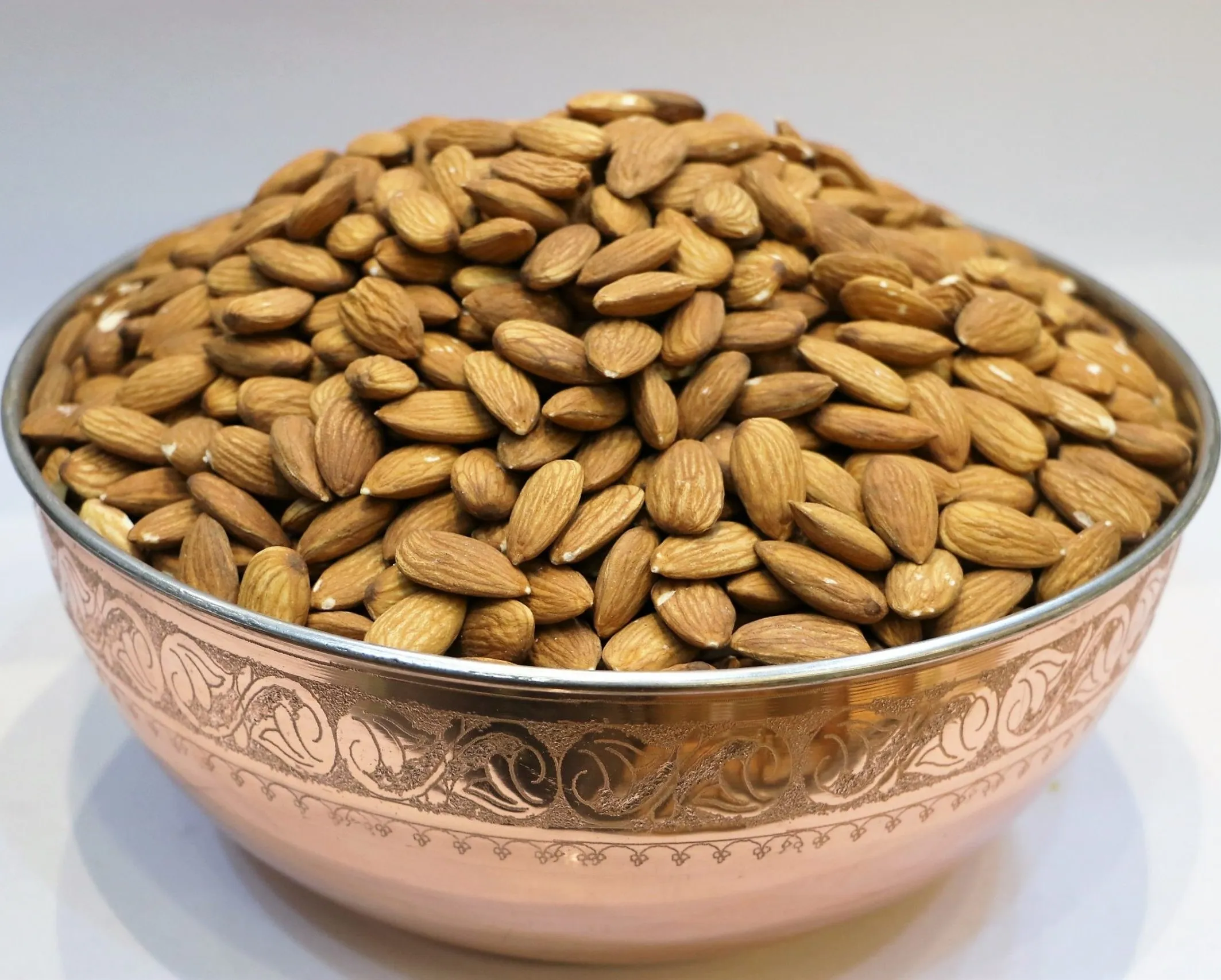 Buy almonds in shell | Selling all types of almonds in shell at a reasonable price